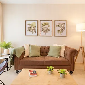https://apt-pool-in-city-center.hotelsinnerja.org